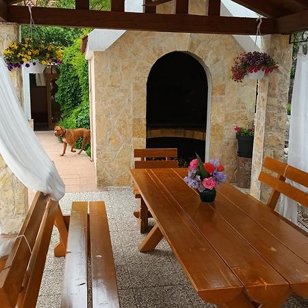 Holiday Home Perunika Zezevica ภายนอก รูปภาพ