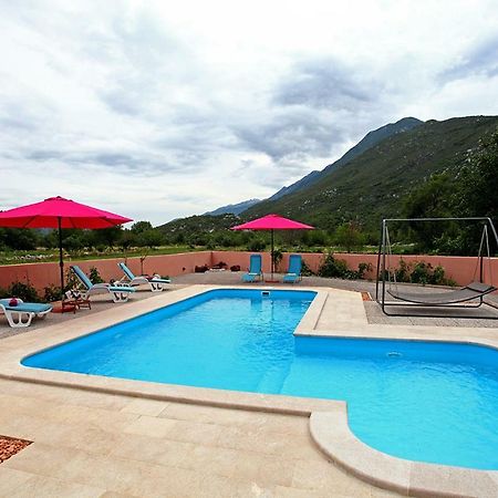 Holiday Home Perunika Zezevica ภายนอก รูปภาพ