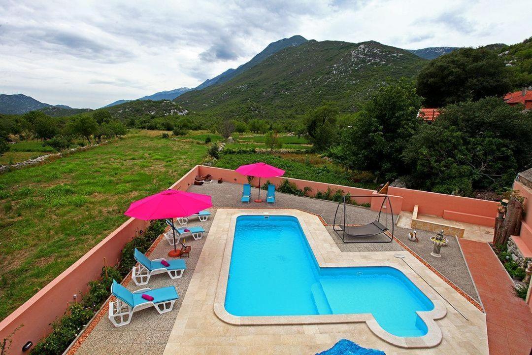 Holiday Home Perunika Zezevica ภายนอก รูปภาพ