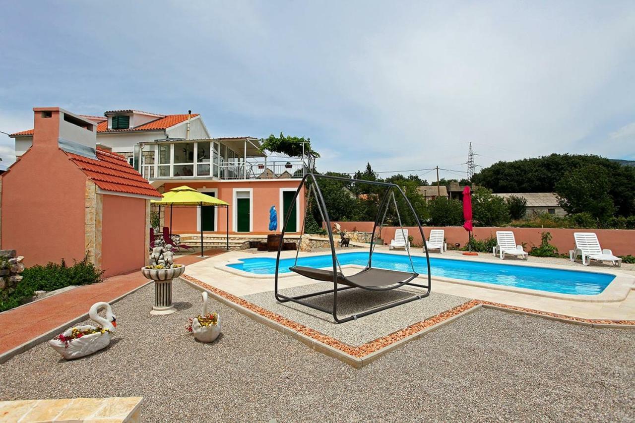 Holiday Home Perunika Zezevica ภายนอก รูปภาพ