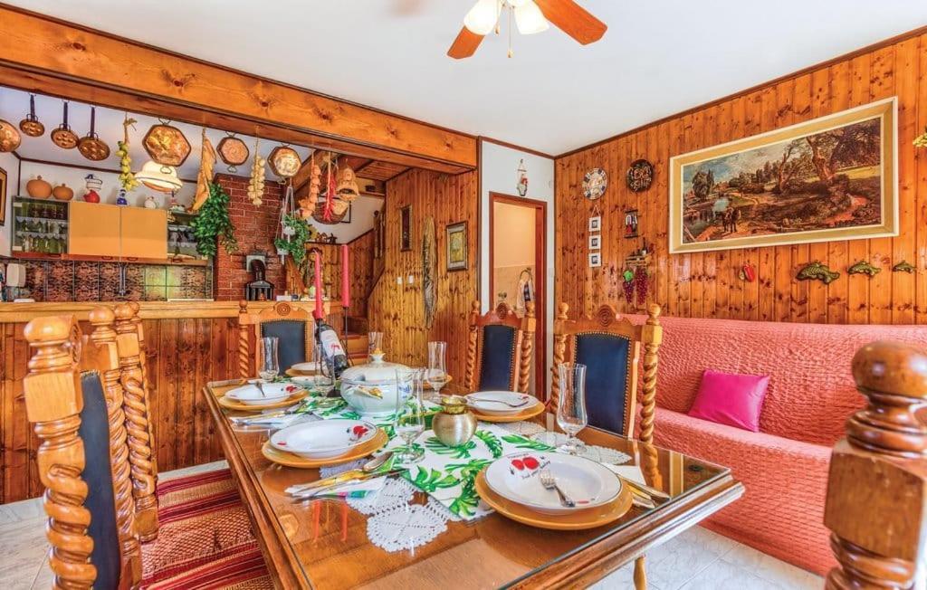 Holiday Home Perunika Zezevica ภายนอก รูปภาพ